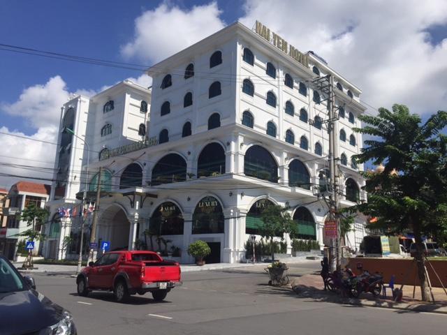 Cam Pha Hai Yen Luxury Hotel מראה חיצוני תמונה